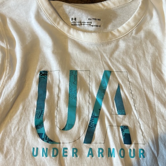 runs small - Picture 2 of 2